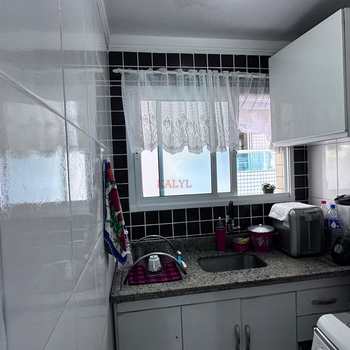 Apartamento em Praia Grande, bairro Guilhermina