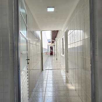Casa em Praia Grande, bairro Mirim