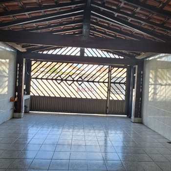 Casa em Praia Grande, bairro Mirim