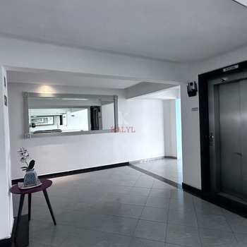 Apartamento em Praia Grande, bairro Guilhermina