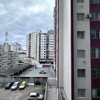 Apartamento em Praia Grande, bairro Guilhermina