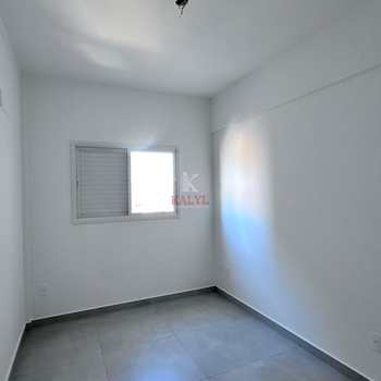 Apartamento em Praia Grande, bairro Guilhermina