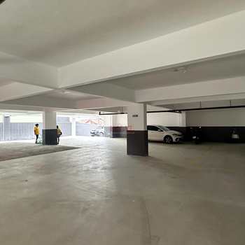 Apartamento em Praia Grande, bairro Guilhermina