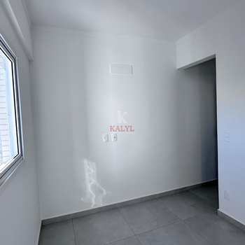 Apartamento em Praia Grande, bairro Guilhermina