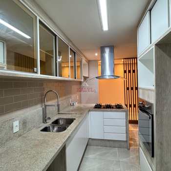 Apartamento em Praia Grande, bairro Canto do Forte