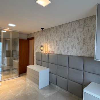Apartamento em Praia Grande, bairro Canto do Forte