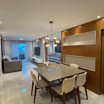 Apartamento em Praia Grande, bairro Canto do Forte