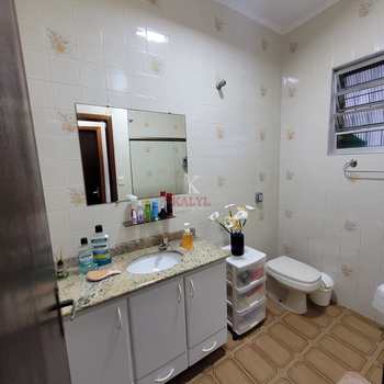 Casa em Praia Grande, bairro Mirim