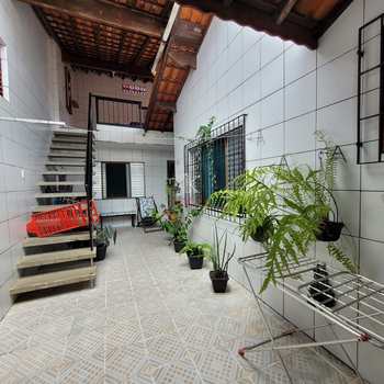 Casa em Praia Grande, bairro Mirim