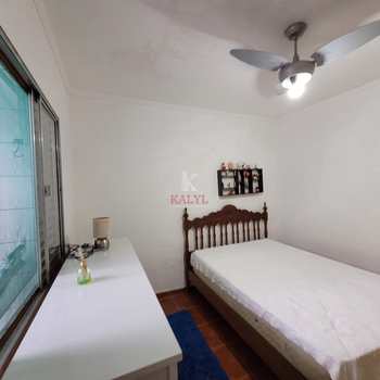 Casa em Praia Grande, bairro Mirim