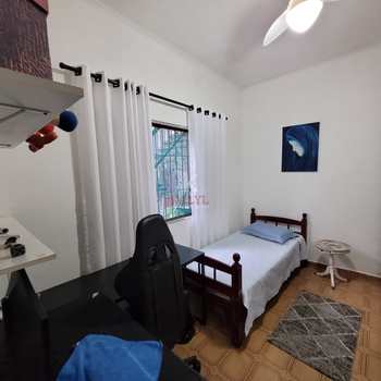 Casa em Praia Grande, bairro Mirim