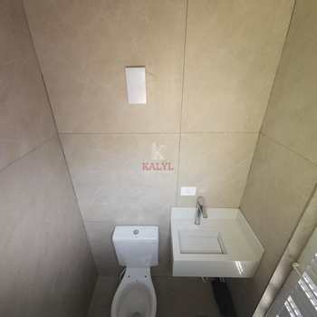 Casa em Praia Grande, bairro Mirim