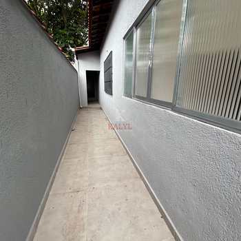 Casa em Praia Grande, bairro Tupi