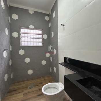 Casa em Praia Grande, bairro Tupi