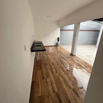 Casa em Praia Grande, bairro Tupi