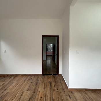 Casa em Praia Grande, bairro Tupi
