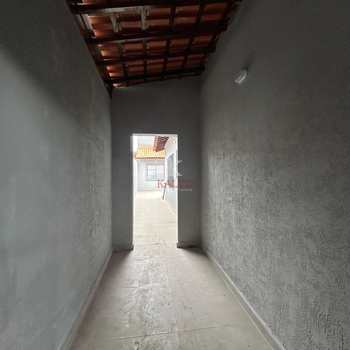 Casa em Praia Grande, bairro Tupi