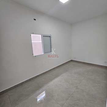 Casa em Praia Grande, bairro Mirim
