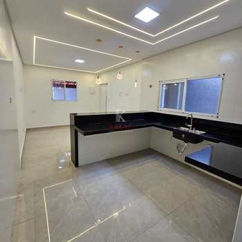 Casa em Praia Grande, bairro Mirim