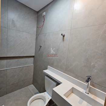 Casa em Praia Grande, bairro Mirim