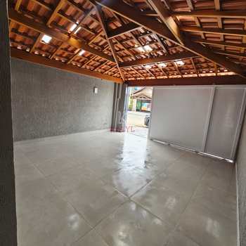 Casa em Praia Grande, bairro Mirim