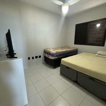 Apartamento em Praia Grande, bairro Guilhermina