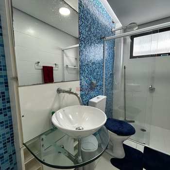 Apartamento em Praia Grande, bairro Guilhermina