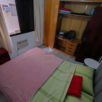 Apartamento em Praia Grande, bairro Canto do Forte
