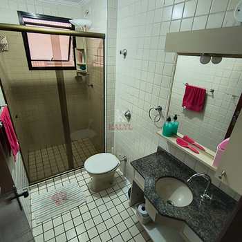 Apartamento em Praia Grande, bairro Canto do Forte