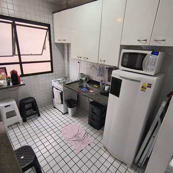 Apartamento em Praia Grande, bairro Canto do Forte