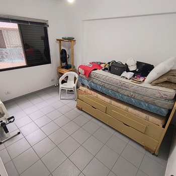 Apartamento em Praia Grande, bairro Canto do Forte