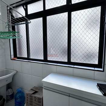 Apartamento em Praia Grande, bairro Guilhermina