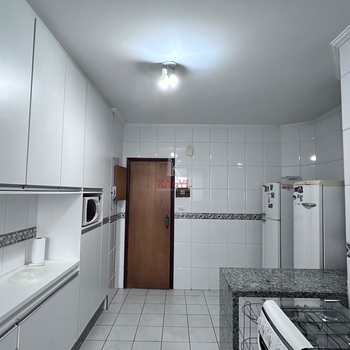 Apartamento em Praia Grande, bairro Guilhermina