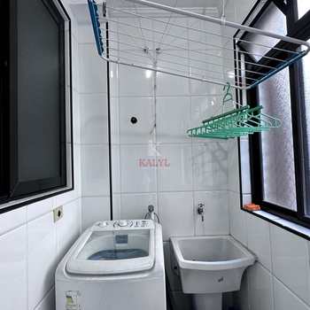 Apartamento em Praia Grande, bairro Guilhermina