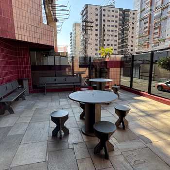 Apartamento em Praia Grande, bairro Guilhermina
