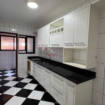 Apartamento em Praia Grande, bairro Guilhermina