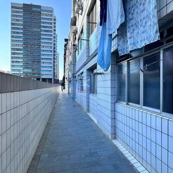 Kitnet em Praia Grande, bairro Canto do Forte