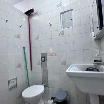 Kitnet em Praia Grande, bairro Canto do Forte