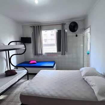 Kitnet em Praia Grande, bairro Canto do Forte