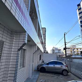 Apartamento em Praia Grande, bairro Guilhermina