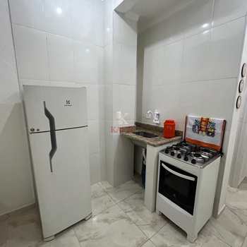 Kitnet em Praia Grande, bairro Aviação