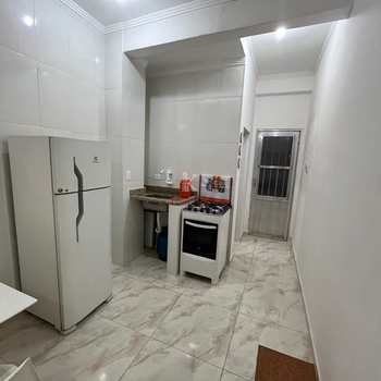 Kitnet em Praia Grande, bairro Aviação