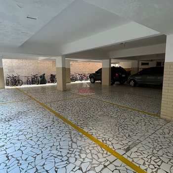 Kitnet em Praia Grande, bairro Canto do Forte