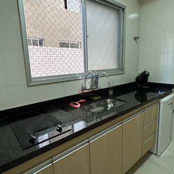 Kitnet em Praia Grande, bairro Canto do Forte