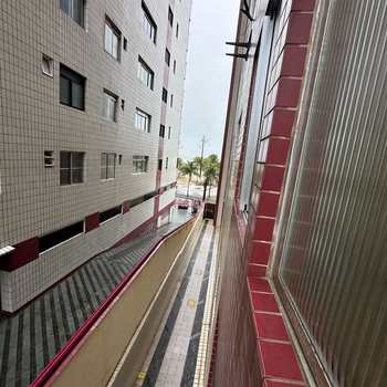 Kitnet em Praia Grande, bairro Guilhermina