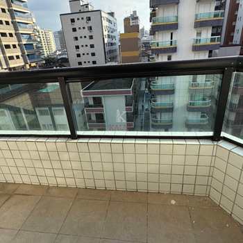Apartamento em Praia Grande, bairro Guilhermina