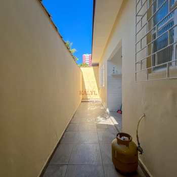 Casa em Praia Grande, bairro Canto do Forte