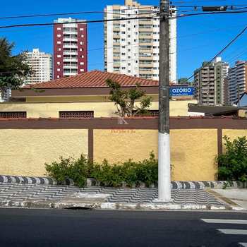 Casa em Praia Grande, bairro Canto do Forte