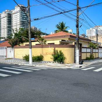 Casa em Praia Grande, bairro Canto do Forte