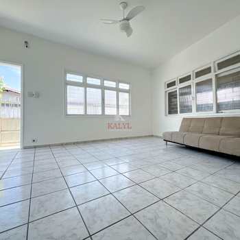 Casa em Praia Grande, bairro Canto do Forte